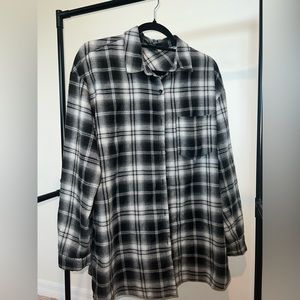 Forever 21 black and white plaid button up shirt with collar